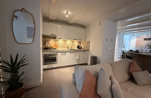 Amstelveld Apartment | Chic Canal-Side Amstelveld Apartment in Central Amsterdam – Walk to Everything