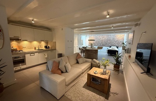Amstelveld Apartment | Chic Canal-Side Amstelveld Apartment in Central Amsterdam – Walk to Everything