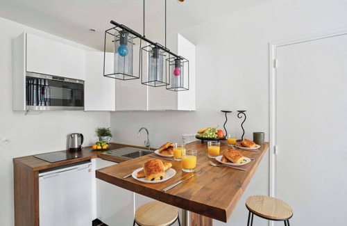 Bonne-Nouvelle Apartment | Chic Central Paris 1BR - Walk to Les Halles
