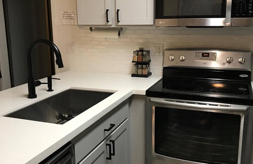 Mammoth Lakes Condo | Chic, Chamonix Chalet walk to Canyon Lodge -Legal Rental