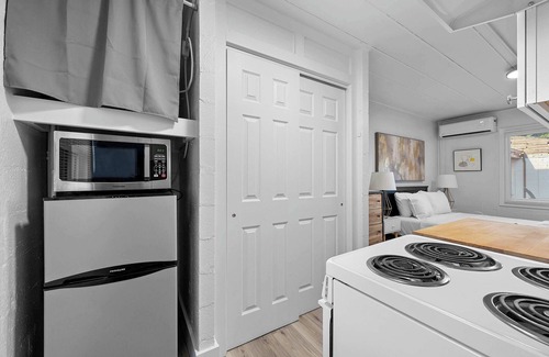 Near East Columbus Apartment | Chic City Retreat 93E
