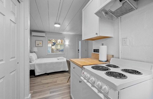 Near East Columbus Apartment | Chic City Retreat 93E
