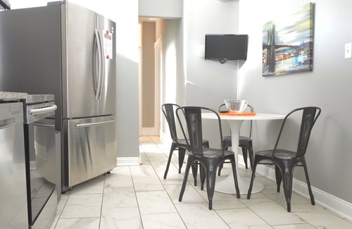 Southwest Garden Apartment | Chic, Clean & Roomy, Cute backyard ★ The Hill ★