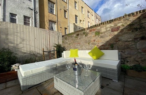 Cotham House | Chic Clifton Home – inviting décor & outdoor space