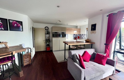 Sudbury Apartment | Chic & Cosy Flat with a View