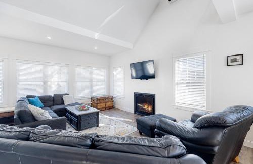 Arundel House | Chic Cottage