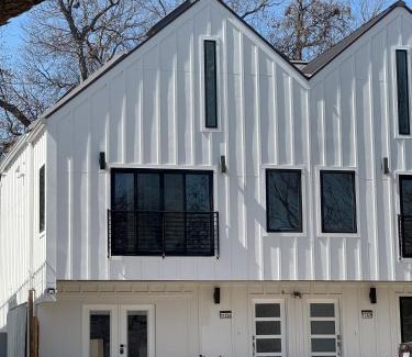 Blackshear-Prospect Hill House | Chic, Cozy & Comfort Modern Room