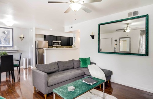 Knox - Henderson Condo | Chic Dallas Condo w/Pool, Walk to Knox Street!