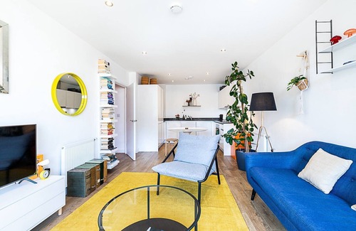 Bromley North Apartment | Chic East London Stay with Outdoor Space
