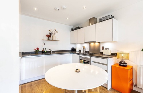 Bromley North Apartment | Chic East London Stay with Outdoor Space