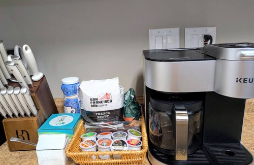 Fishhook Apartment | Chic farmouse 2-bedroom apartment with WiFi in Palmer