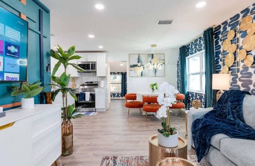 Pinellas Park House | Chic Getaway in Pinellas Park!