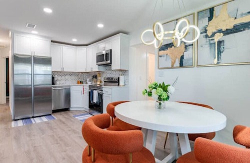 Pinellas Park House | Chic Getaway in Pinellas Park!