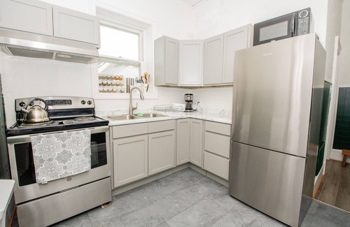 Saint John Apartment | Chic Heritage Suite | River View | Walk to Market & Downtown Saint John