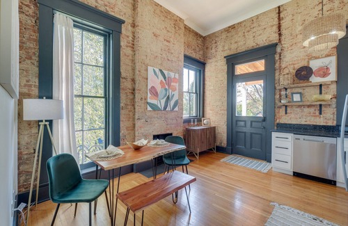 New Albany Apartment | Chic & Historic Apartment ~ 6 Mi to Louisville!
