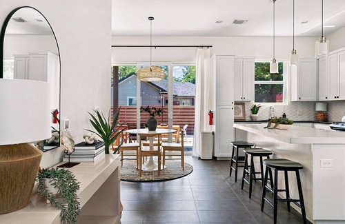 Govalle House | Chic Home Nr Downtown, Pets OK, Big Yard, Fire Pit