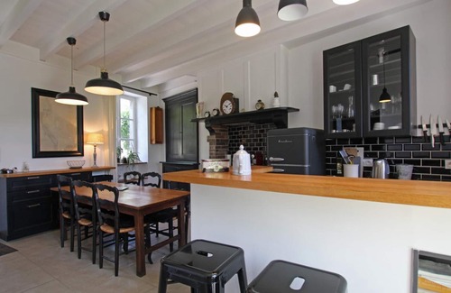 Sainte-Marie-du-Mont Cottage | Chic house at D-Day heart, private garden, Wifi, linens included