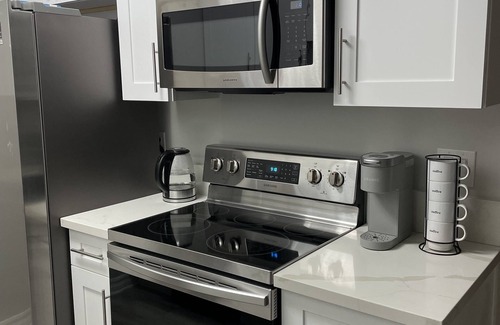 Los Angeles Condo | Chic LA Condo 10 min from Beach and SoFi