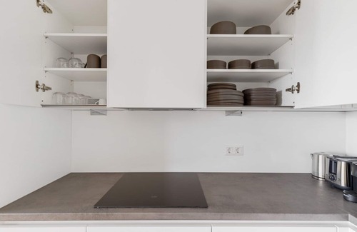 Erdberg Apartment | Chic Landstraße 1BR w/Pool & Playground, nr Hyblerpark, by Blueground