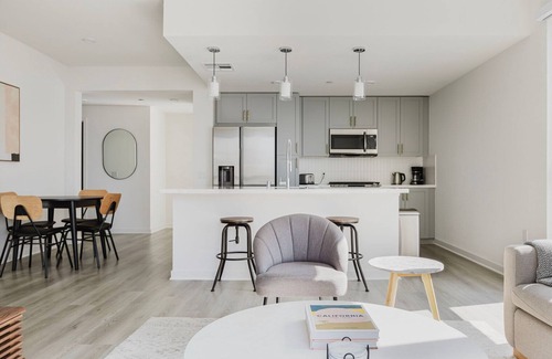 Downtown Long Beach Apartment | Chic Long Beach 2BR w/Pool, Gym & Firepit, by Blueground