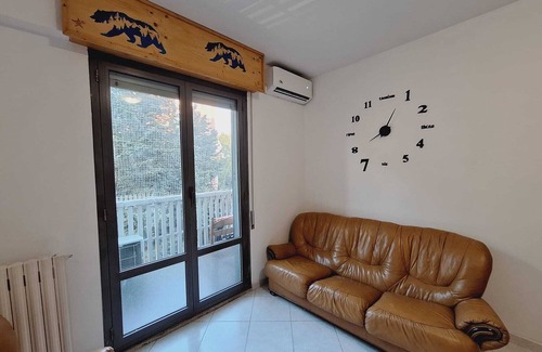 Milan Apartment | Chic luxury loft with balcony in a shared apartment +WiFi, AC in vibrant Milano