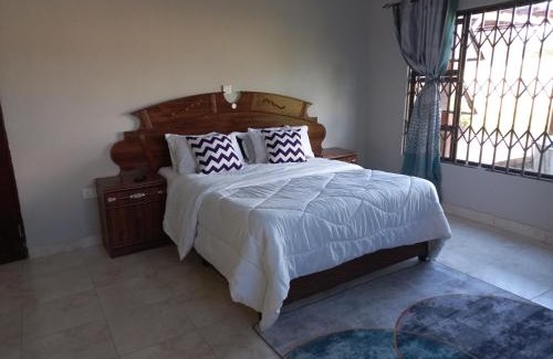 Lusaka House | Chic Modern Escape