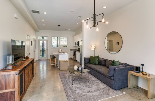 Dickerson Road House | Chic & Modern Townhome: 7 Mi to Downtown Nashville