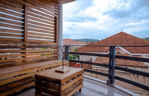 Kigali House | Chic Open Concept Apart | Gate to Kigali