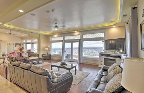 Chico House | Chic Paradise Home with Terrace 13 Mi to Wineries!