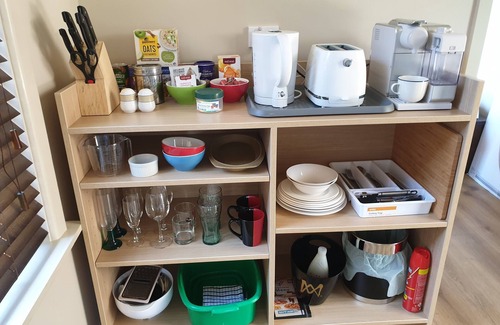 Bishopdale Apartment | Chic Private Studio Close to Airport, Bus & Shops - Breakfast included