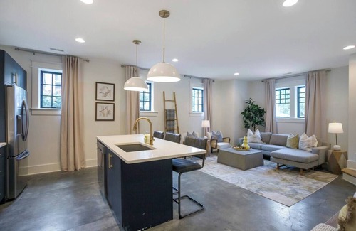 Hillsboro Village House | Chic Retreat | Walk to Hillsboro, Belmont & 12 So
