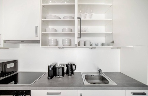 Rudolfsheim-Funfhaus Apartment | Chic Rudolfsheim-Fünfhaus 1BR w/Elevator, nr Metro, by Blueground