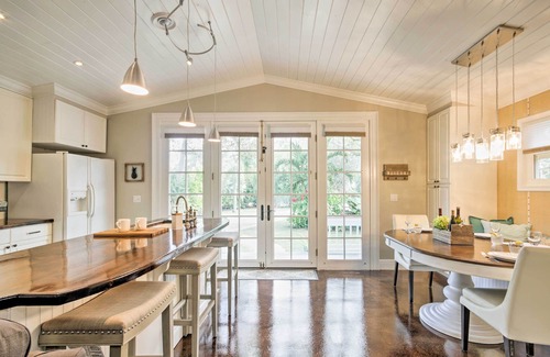 South Gate Ridge Cottage | Chic Sarasota Cottage: Near Beaches & Downtown!