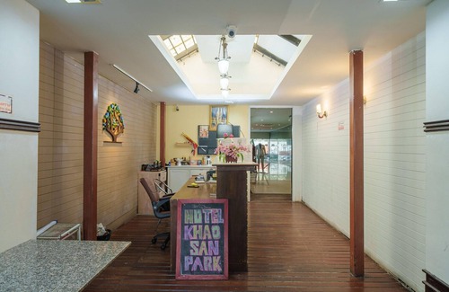 Lak Si House | Chic Solo Getaway | Deluxe Comfort Near Old Town