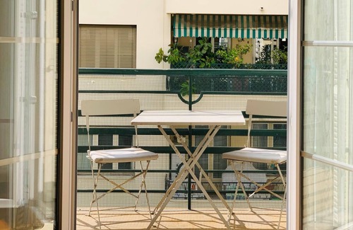 Thiers Apartment | Chic & Spacious Getaway in Nice - 10 min to Beach