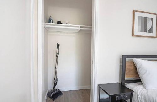 The Flats Apartment | Chic Studio Near Laugh Factory