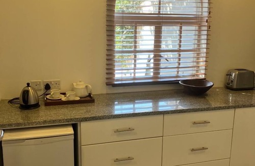 Harare Apartment | Chic studio nestled in a lovely garden with pool - 2254