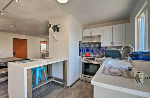 El Prado Apartment | Chic Studio w/Grill - 25 Mins to Taos Ski Valley!