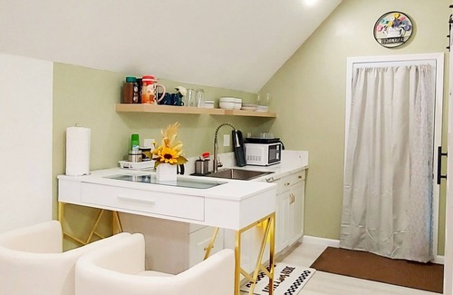 Springville Apartment | Chic studio with WiFi and AC in serene Springville