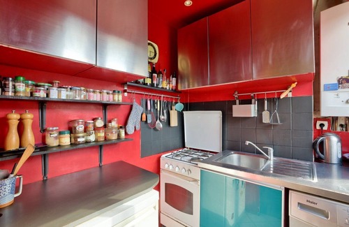 Riquet Stalingrad Apartment | Chic T2, Contemporary, Paris 18, Comfortable, Wifi.