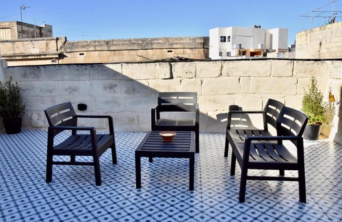 Mosta Apartment | Chic Terrace industrial-style Penthouse