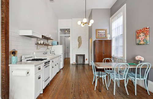 Irish Channel House | Chic Uptown Victorian, Stroll to Magazine St