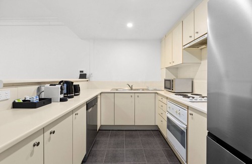 Camperdown Apartment | Chic Urban Escape in Vibrant Camperdown