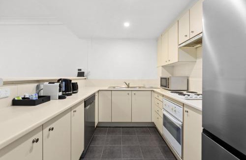 Camperdown Apartment | Chic Urban Escape in Vibrant Camperdown