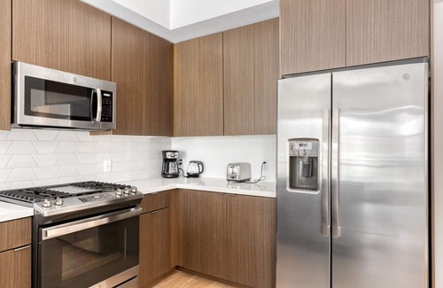 Warner Center Apartment | Chic Woodland Hills 1BR w/Pool & Gym, near Warner Center, by Blueground