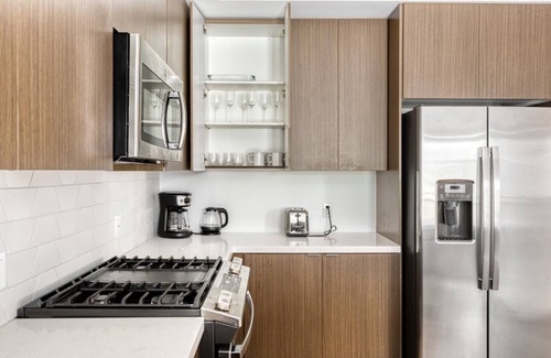 Warner Center Apartment | Chic Woodland Hills 1BR w/Pool & Gym, near Warner Center, by Blueground