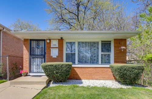 Chatham House | Chicago Home Near Navy Pier and Shedd Aquarium!
