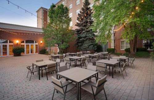 Bedford Park Hotel | Chicago Marriott Midway