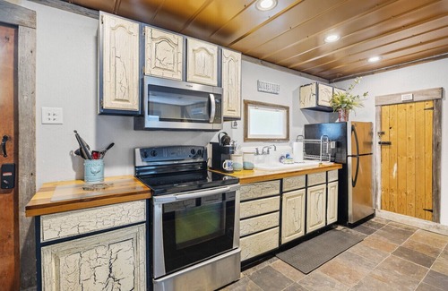 Stonehouse House | Chickahominy Riverside Guest Home 30 Minutes to Williamsburg!