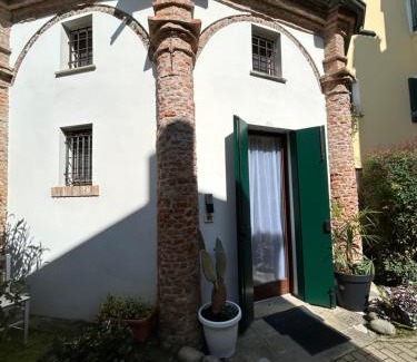 Rovigo Apartment | Chiesetta abside ex seminario -jvapartmentRovigo